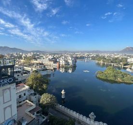 Яркие краски Раджастана: от столицы Индии к озерному краю Удайпур