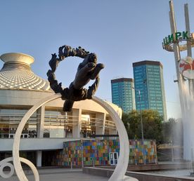 Экскурсия по проспекту Абая — история и современность Алматы.