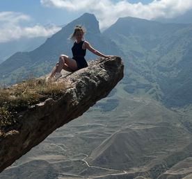 Верхняя Балкария +замок Шато Эркен +Язык Тролля из Пятигорска