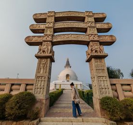 Нетуристический Дели: ступа Шанти, непальский ужин, сад Пяти чувств, муралы Лоди