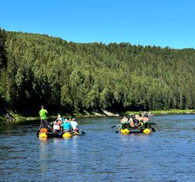 Сплав по Чусовой: вниз по реке теснин