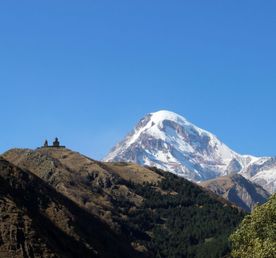 Казбеги. Жинвальское водохранилище. Крепость Ананури.