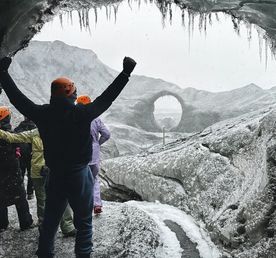 Лёд и Пламя. Ледяные пещеры, вулканические пейзажи и водопады Исландии за три дня