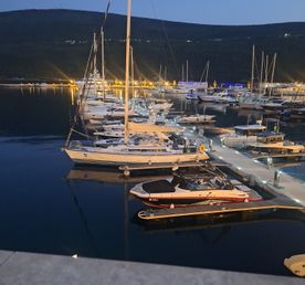 Прогулка в море на закат под парусами. г.Бар