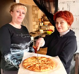 Кулинарный мастер- класс по приготовлению осетинских пирогов у подножья храма 10 века