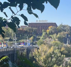 Коньяк и Шоппинг По-Армянски