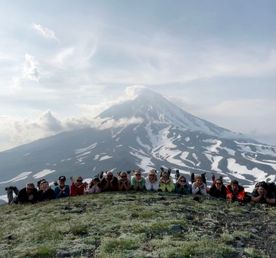 На краю Земли: вулканы, киты, морская рыбалка, баня у океана и йога.