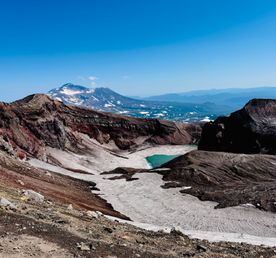Вулкан Горелый и осмотр кратеров с гидом