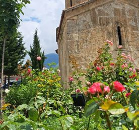 Откройте Шеки: дворцы ханов и древние караван-сараи