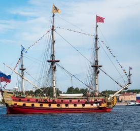 Парусный поход на фишкуттере Лукулл: форты, острова и ветер Финского залива