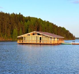 Выходные в доме на воде: катер по шхерам, трекинг с хаски, водопады