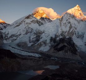 Everest Luxury Loop: Cultural Trek with Everest Base Camp Helicopter Tour