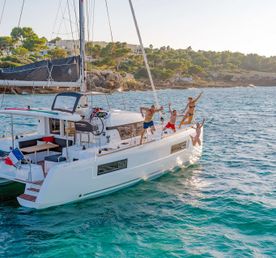 Сардиния Корсика на комфортном парусном катамаране