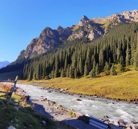 Ущелье Алтын-Арашан, на даче у Бога.