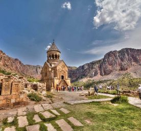 Индивидуальный тур в Хор Вирап, Нораванк, пещера Арени (Пещера птиц), дегустация вин