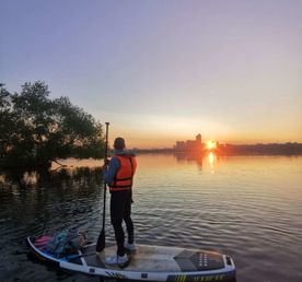 Закатный сплав на сапах в Москве