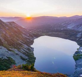 Поход в Золотую Долину, Поднебесные Зубья