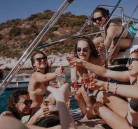 Красивый девичник на полуострове Каш, Турция