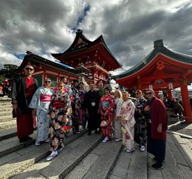 Япония: красные клены