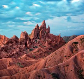 Джип-тур по Кыргызстану: 5 дней от ледников до каньонов Марса