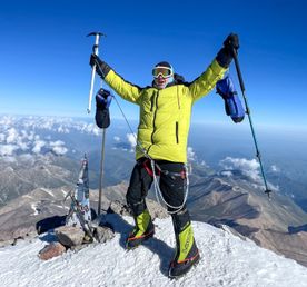 Восхождение на Эльбрус по программе “Крест с севера”