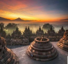 Индонезия: Сверкающее Изумрудное Ожерелье из Островов возле Экватора