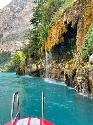 Сулакский каньон, катера, бархан Сарыкум