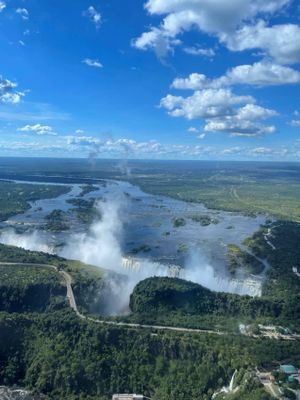 НОВАЯ СТРАНА И ВСТРЕЧА С ВОДОПАДОМ ВИКТОРИЯ