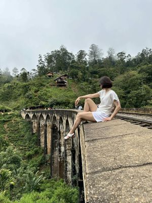 Поезд в Эллу, девятиарочный мост и малый пик Адама