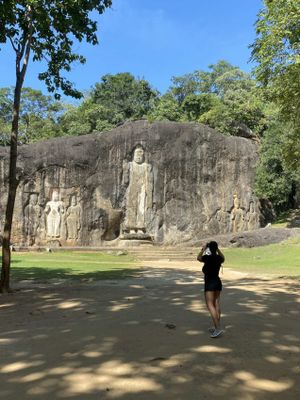 Купание в водопаде, наскальный храм и дорога к оке