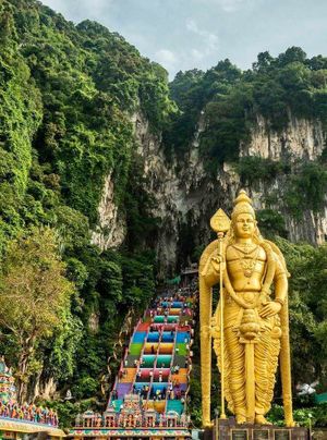 Пещеры Бату и Королевский Дворец