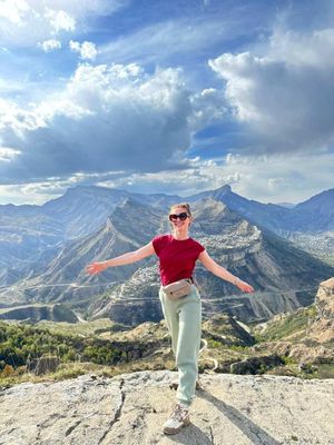 Гунибская история, теснины и закат над башнями