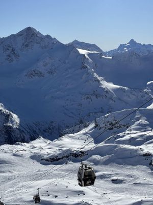 Его Величество Эльбрус. Канатки Азау и Чегет