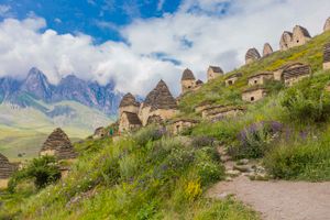 Три ущелья: Куртатинское Кармадонское - Даргавс