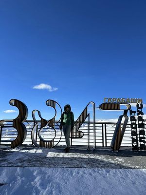 Эльбрус и высокогорное озеро Гижгит