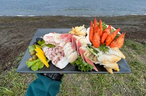 Полуостров Чирип, Белые скалы