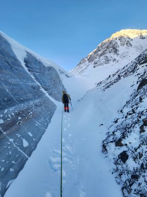 Восхождение в. Юбилейная либо в. Караташ
