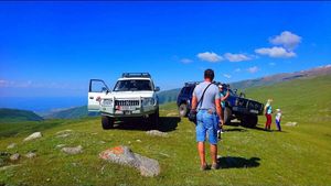 Панорамный вид на Иссык Куль