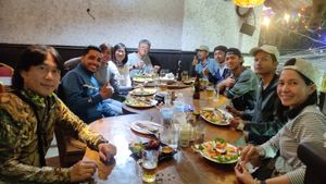 Drive / Flight to Pokhara (822m / 2,697 ft)