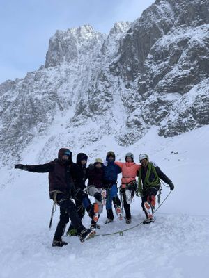 Восхождение в. Юбилейная либо в. Караташ