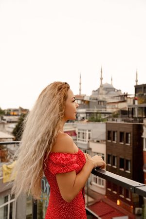 Обнимаемся и едем в аэропорт