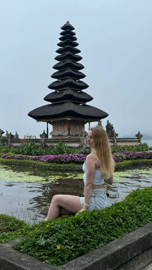 Встреча с обезьянами, Секумпул, озеро Бератан