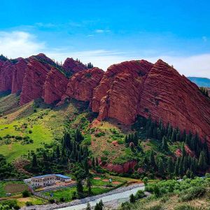 Ущелье Джеты Огуз, город Каракол и ущелье Алтын-Ар