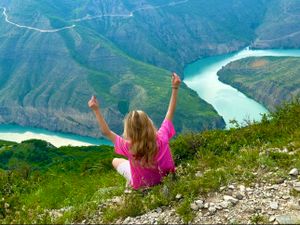 Сулакский каньон, катера, бархан Сарыкум