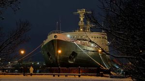 Топ мест на Кольском: Териберка, киты, сияние, айс-флоатинг, Хибины