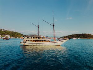 МОРСКОЙ КРУИЗ НА ТРАДИЦИОННОМ КОРАБЛЕ ПИНИСИ