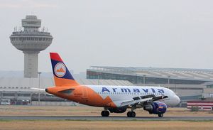 Встреча в аэропорту, Знакомство, Вечерняя прогулка