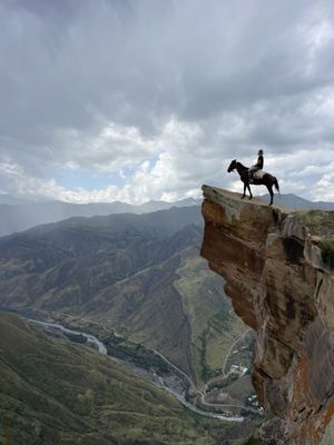 Карадахская теснина, башни села Гоор и знаменитый