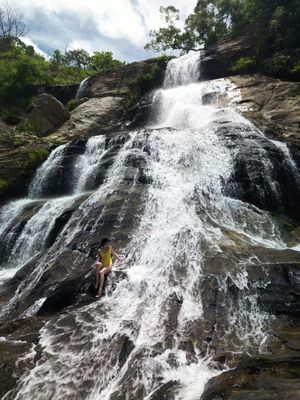 Утреннее восхождение и купание в водопаде
