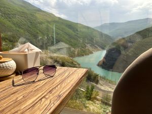 Бархан Сарыкум, Экокомплекс (Глав рыба)